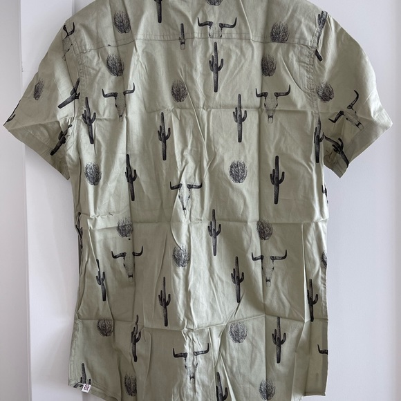 Khaki casual button down with Cactus & longhorn print - Picture 8 of 9